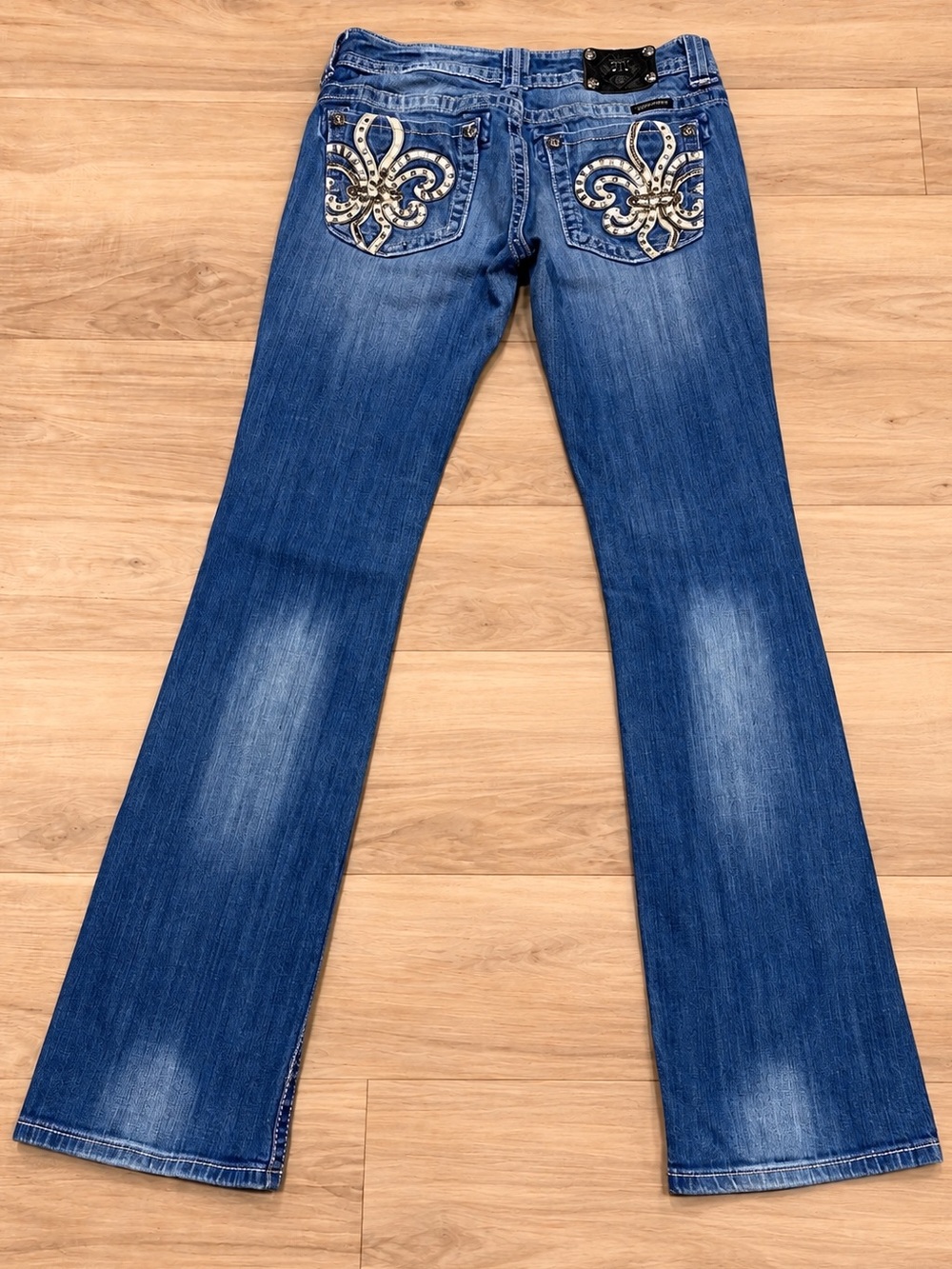 Miss Me 28x34 Bootcut Jeans Embellished back pockets Stretch Denim EUC